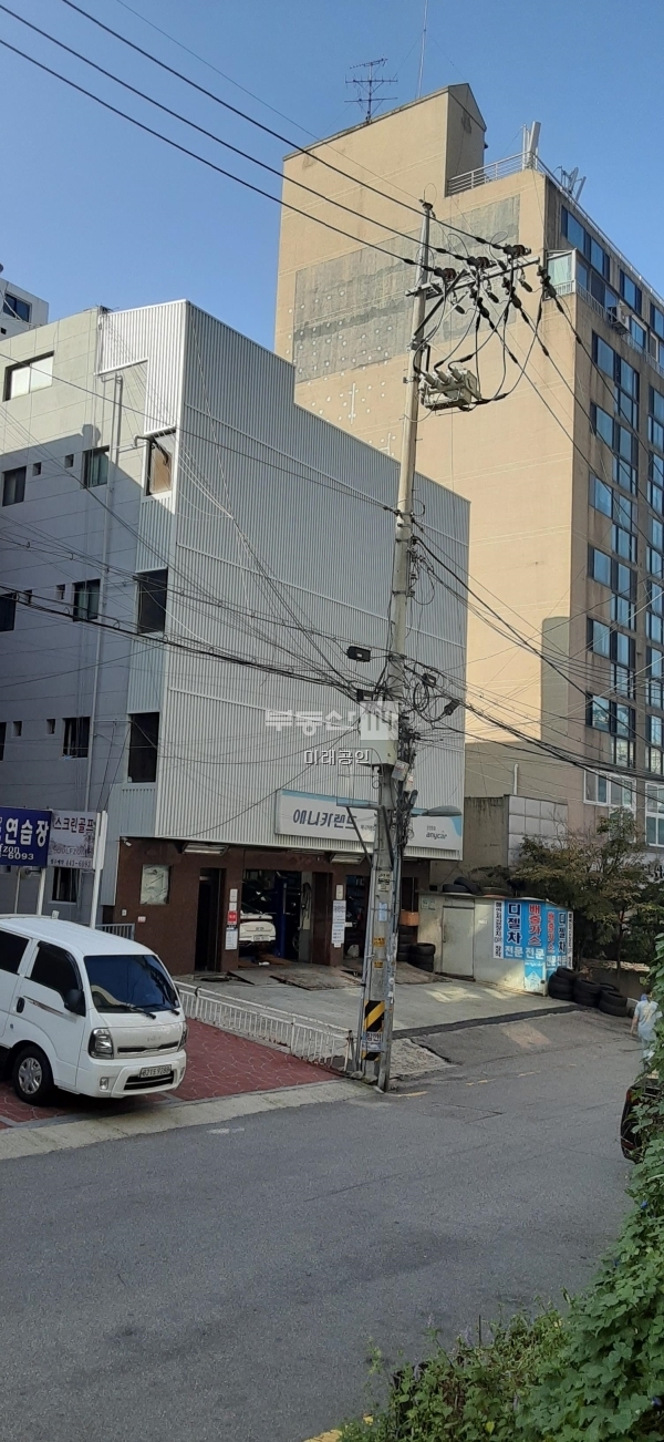 [부동산114] [사무실] 대로변 빌딩 월세 희망가격 3,000/250만원 [부동산114] [사무실] 대로변 빌딩  월세 희망가격 3,000/250만원