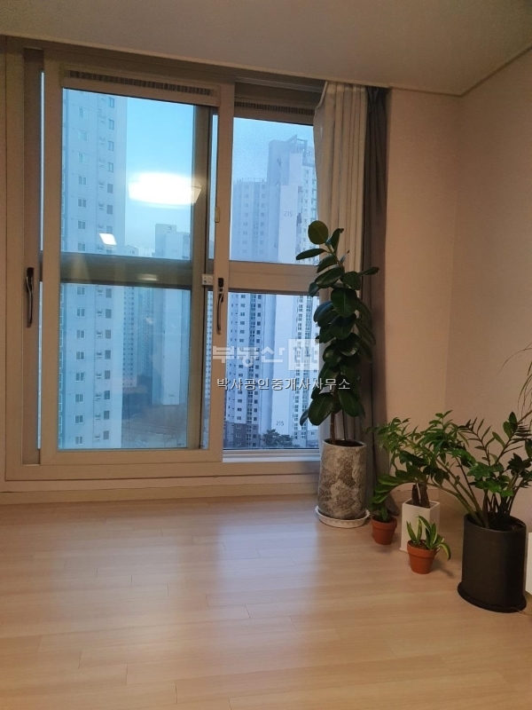 [부동산114] [아파트] 래미안안양메가트리아 212동 매매 희망가격 66,500만원
